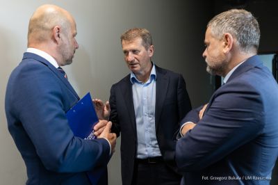 konferencja prasowa pn. Rzesz&oacute;w Europejskim Miastem Sportu 2026, w Uniwersyteckim Centrum Lekkoatletycznym przy ul. Cichej, fot. Grzegorz Bukała